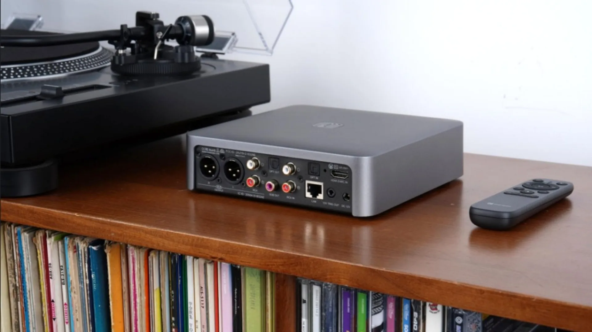 Mặt sau Fosi Audio S3: XLR cân bằng RCA line in out quang HDMI ARC Ethernet và nguồn 12V