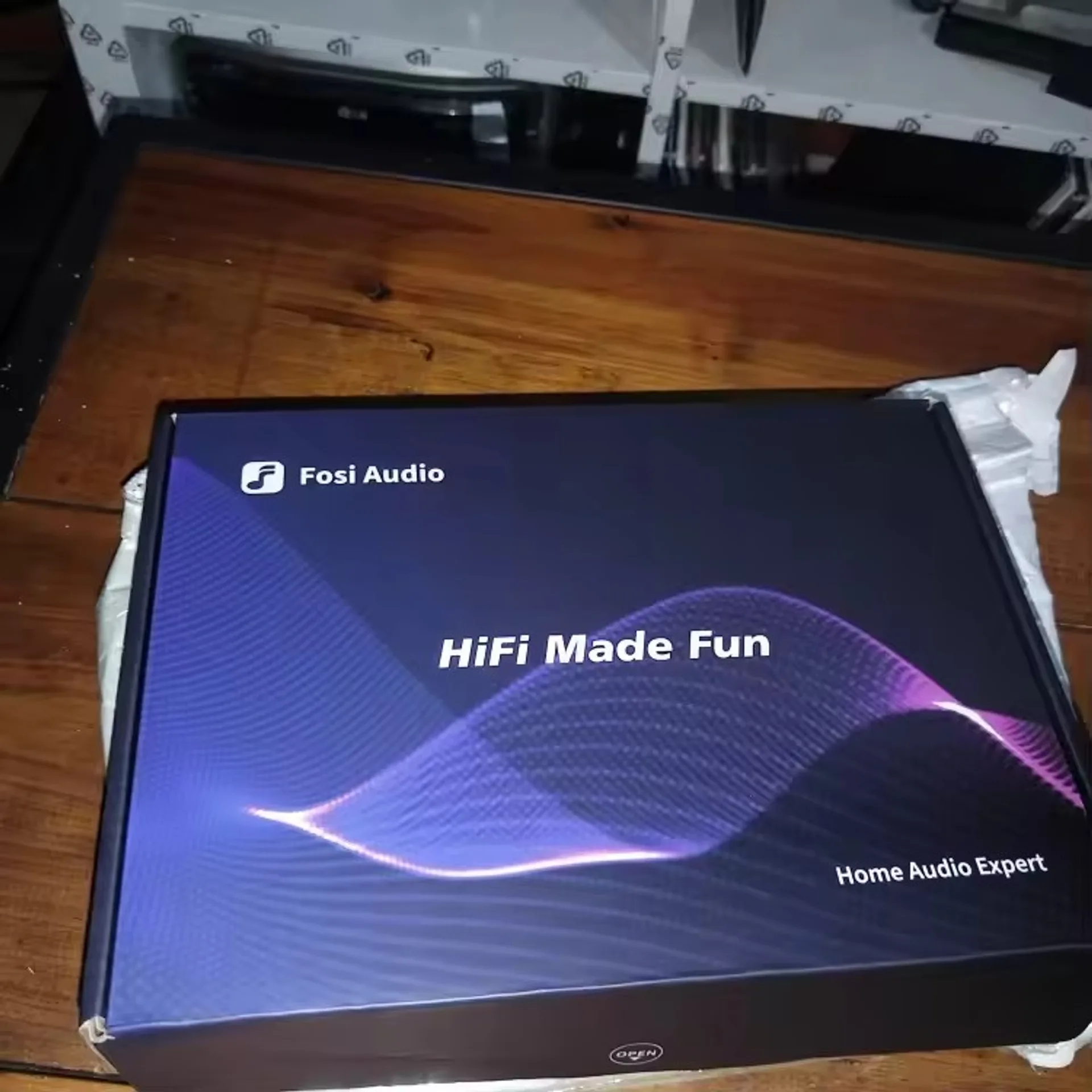 Fosi Audio BT20A retail packaging box with HiFi Made Fun branding.