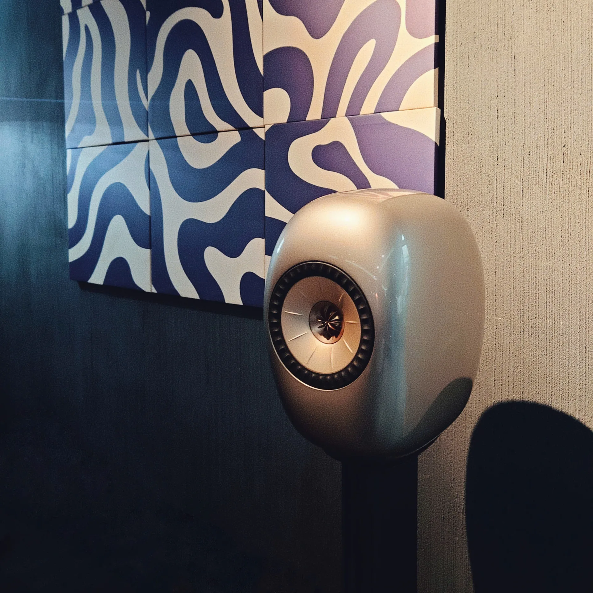 Close-up of KEF LS LUXE 12th generation Uni-Q driver with tangerine waveguide